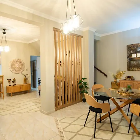 The Greens Premium House * זקינטוס טאון